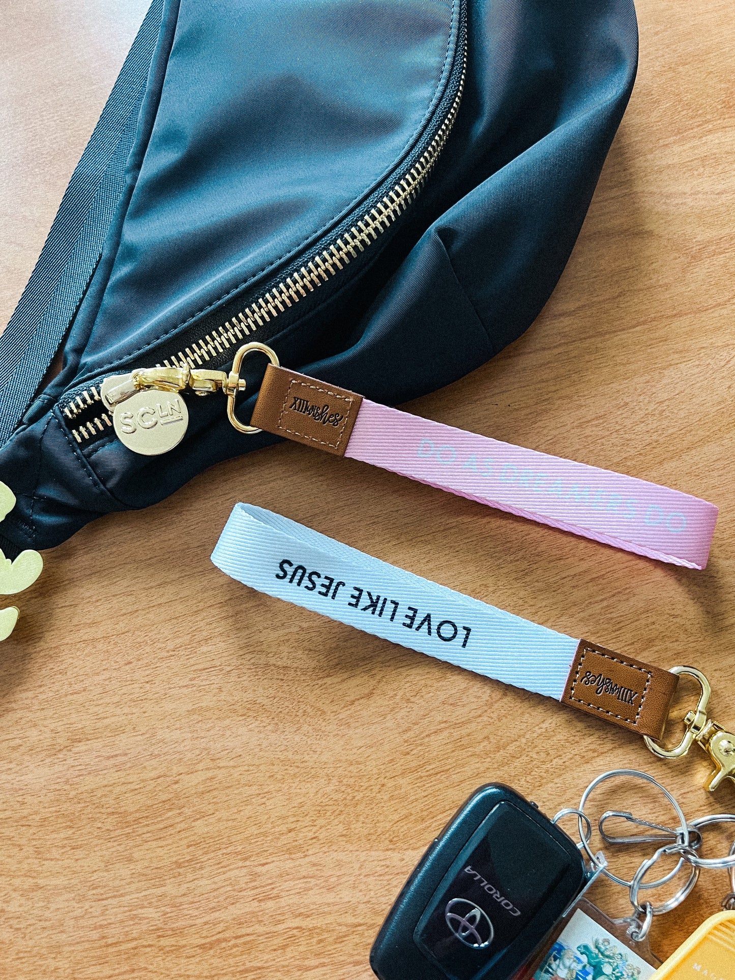 do as dreamers do wristlet lanyard